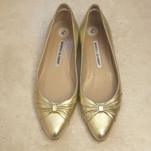 Manolo Blahnik gold flats size 7